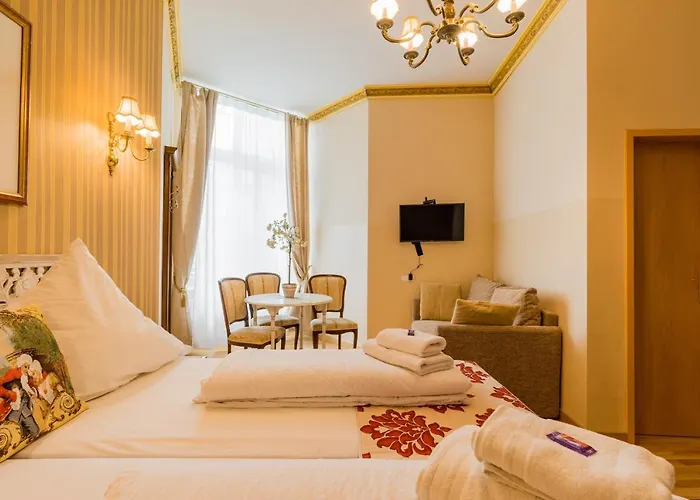 Arbio I Parlamento Near Schonhauser Allee Konukevi