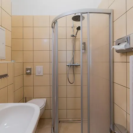 Arbio I Parlamento Near Schonhauser Allee Πανσιόν