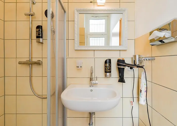 Pensión Arbio I Parlamento Near Schonhauser Allee 4*