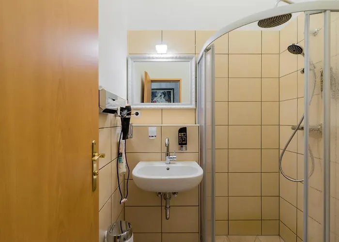 Arbio I Parlamento Near Schonhauser Allee 4* 베를린